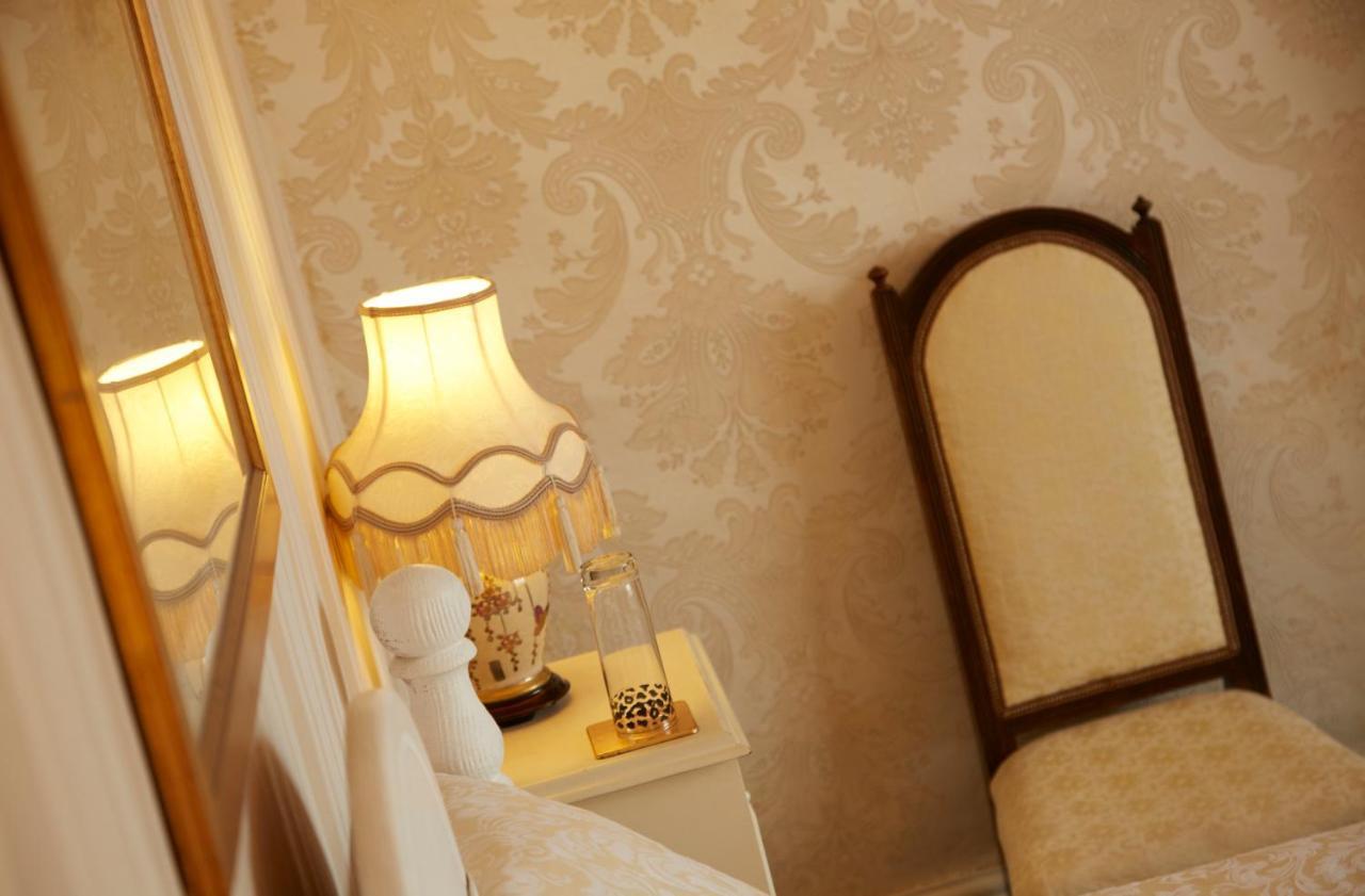 Lower Drayton Farm B&B Stafford Extérieur photo