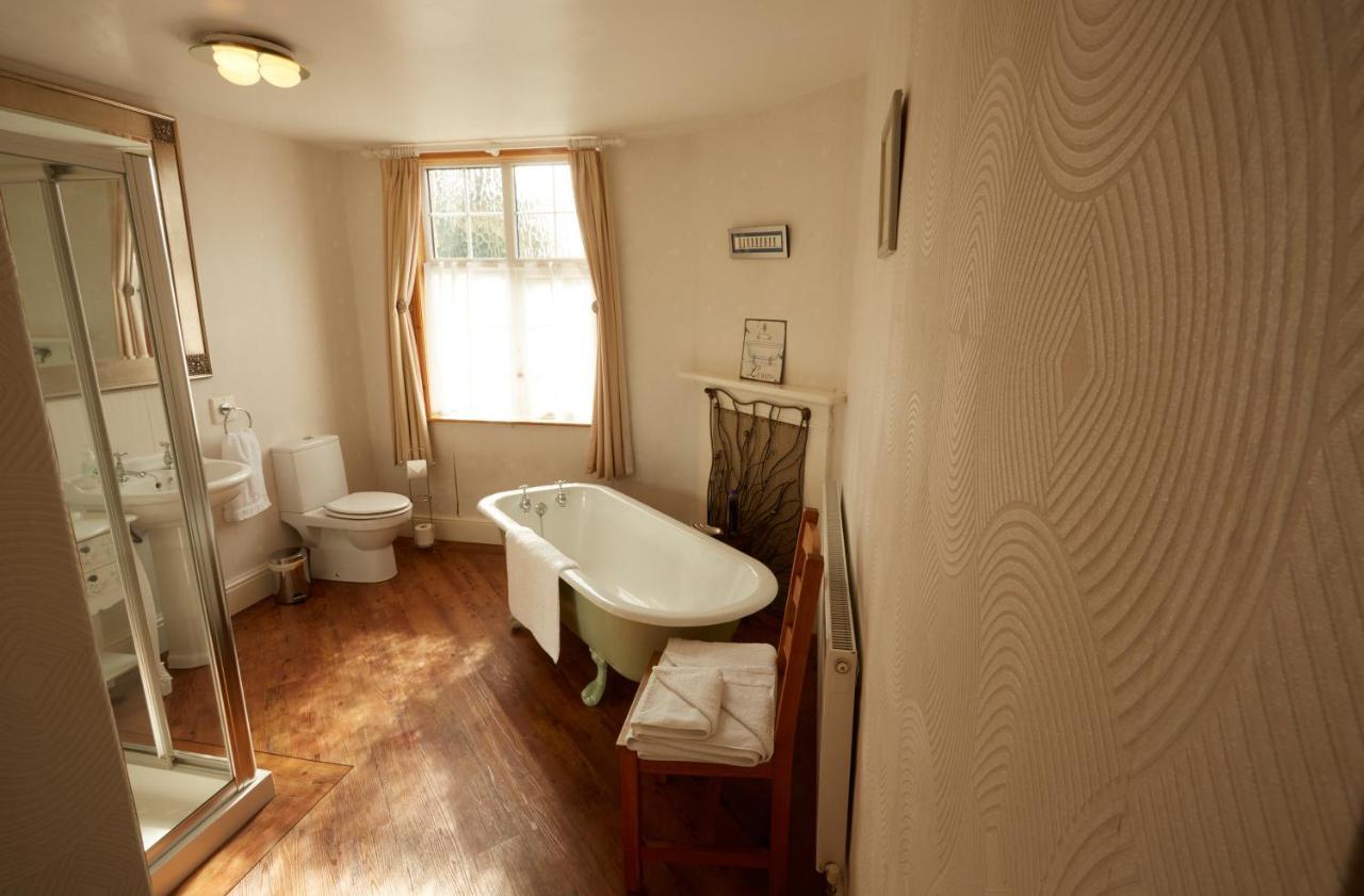 Lower Drayton Farm B&B Stafford Extérieur photo
